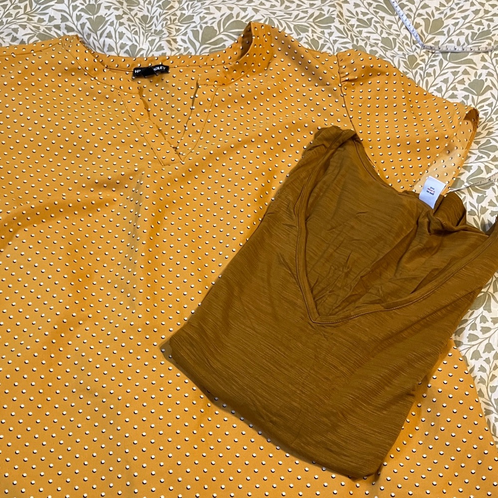 Hilary Bradford and Old Navy womens short sleeve shirts bundle XXL